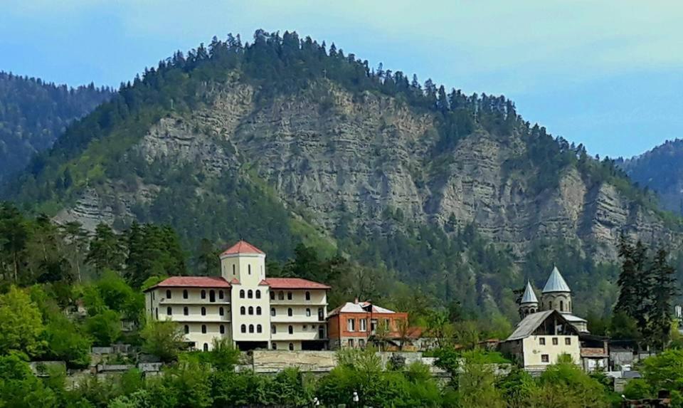 Gamsakhurdia Street Borjomi Εξωτερικό φωτογραφία
